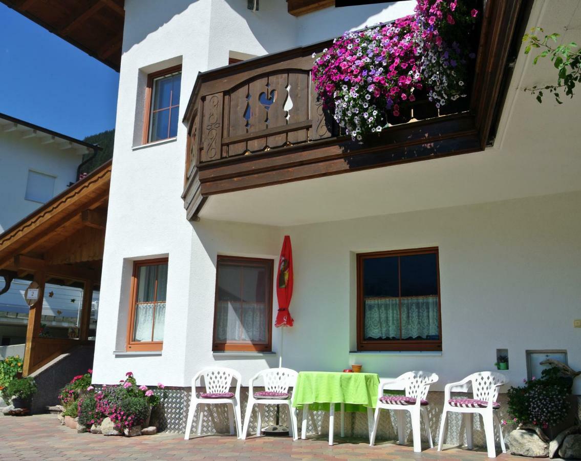 Haus Haas Apartment Lermoos Exterior photo